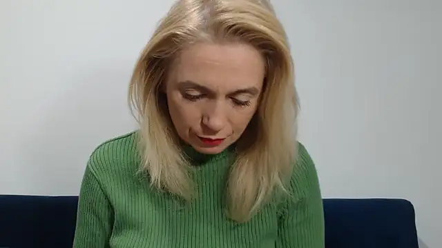 Snapshot of MysticCreature chatting on 10-16-25, 03:18 MysticCreature online show from 10-16-25, 03:18