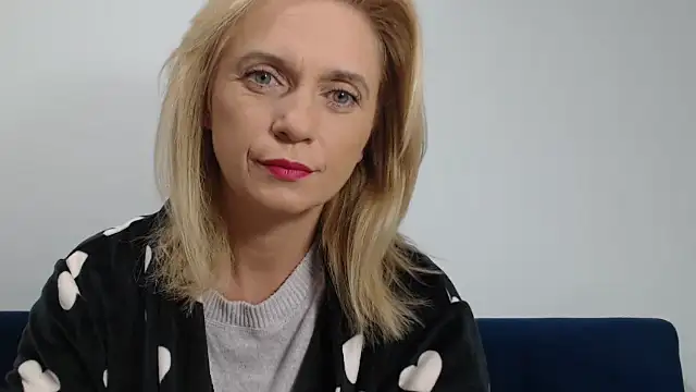 Snapshot of MysticCreature chatting on 11-11-25, 04:23 MysticCreature online show from 11-11-25, 04:23