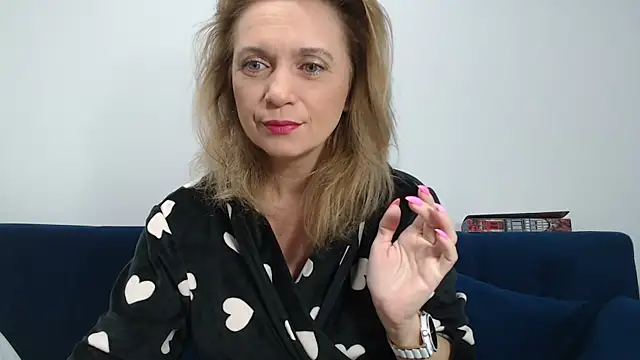 Snapshot of MysticCreature chatting on 01-15-26, 06:18 MysticCreature online show from 01-15-26, 06:18