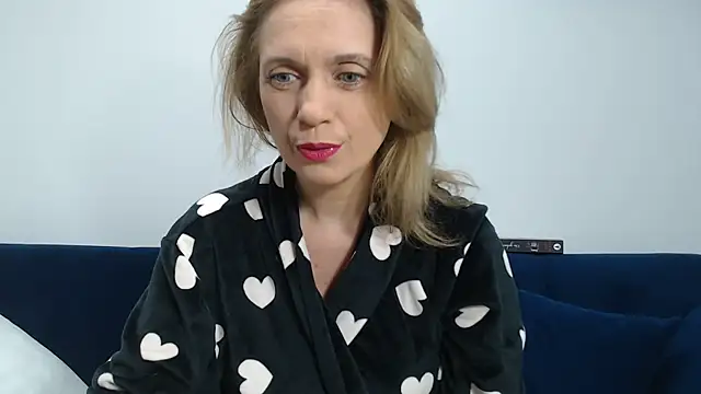 Snapshot of MysticCreature chatting on 01-16-26, 06:17 MysticCreature online show from 01-16-26, 06:17