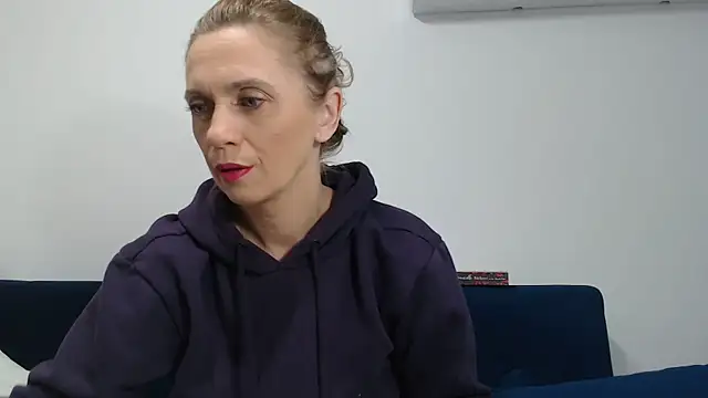 Snapshot of MysticCreature chatting on 02-08-26, 06:17 MysticCreature online show from 02-08-26, 06:17