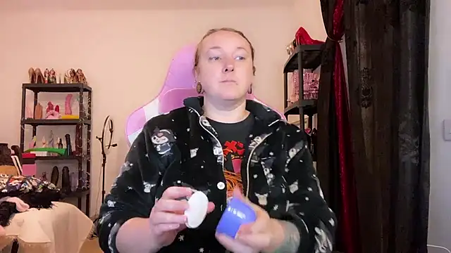 kisicaxx online show from 01-14-26, 04:45