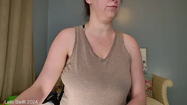 Snapshot of LeiaSwift chatting on 12-09-24, 12:40 LeiaSwift online show from 12-09-24, 12:40