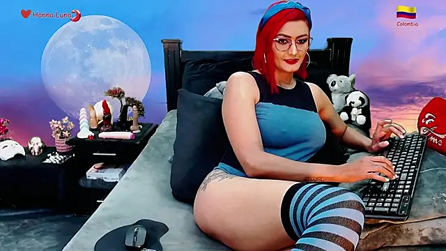 Hanna Luna online show from 12-20-25, 07:48