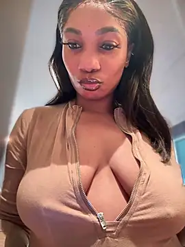 Snapshot of __Nessa__ chatting on 10-05-25, 11:19   Nessa   online show from 10-05-25, 11:19