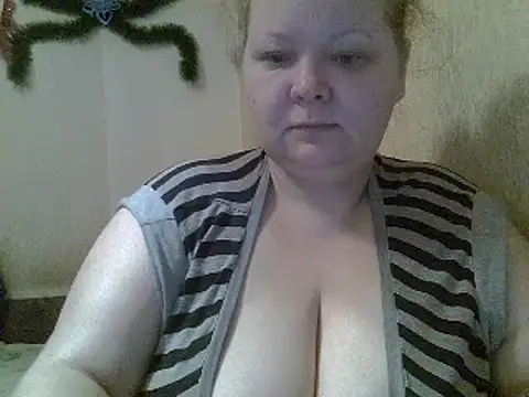 Snapshot of Jane_Kissys chatting on 12-23-24, 06:44 Jane Kissys online show from 12-23-24, 06:44