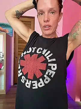 Snapshot of mommyselenafit_ chatting on 04-26-26, 03:26 mommyselenafit online show from 04-26-26, 03:26
