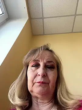 Snapshot of Irina2909@xh chatting on 05-07-26, 08:42 Irina2909xh online show from 05-07-26, 08:42