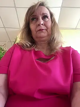 Snapshot of Irina2909@xh chatting on 05-12-26, 07:27 Irina2909xh online show from 05-12-26, 07:27