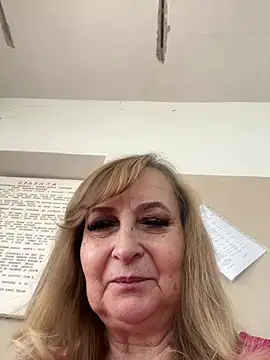 Snapshot of Irina2909@xh chatting on 05-22-26, 10:21 Irina2909xh online show from 05-22-26, 10:21