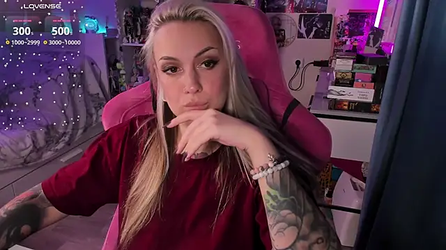 ChloeKohaku online show from 11-22-25, 08:46