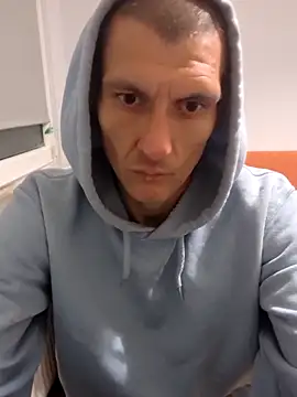 maciej online show from 05-11-26, 01:44