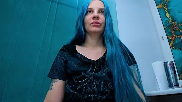 JuliaBusty online show from 12-14-25, 04:29