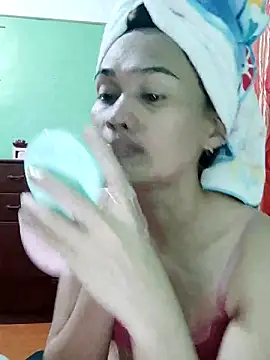 QueenSoreal online show from 09-21-25, 03:24