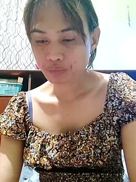 QueenSoreal online show from 02-21-26, 05:47