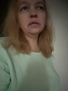 Snapshot of Susanel chatting on 12-23-24, 11:36 Susanel online show from 12-23-24, 11:36