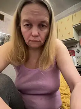 Snapshot of Susanel chatting on 01-03-25, 02:51 Susanel online show from 01-03-25, 02:51