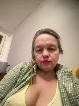 Snapshot of Susanel chatting on 01-11-25, 02:58 Susanel online show from 01-11-25, 02:58