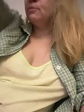 Snapshot of Susanel chatting on 01-13-25, 02:00 Susanel online show from 01-13-25, 02:00