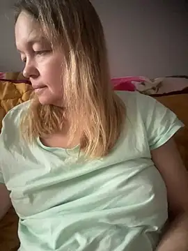 Snapshot of Susanel chatting on 01-16-25, 10:42 Susanel online show from 01-16-25, 10:42