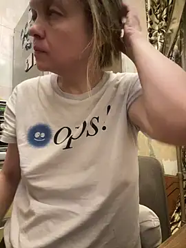 Snapshot of Susanel chatting on 01-26-25, 04:51 Susanel online show from 01-26-25, 04:51