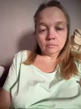 Snapshot of Susanel chatting on 02-08-25, 12:17 Susanel online show from 02-08-25, 12:17