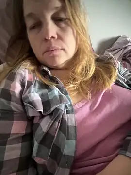 Snapshot of Susanel chatting on 02-21-25, 08:18 Susanel online show from 02-21-25, 08:18