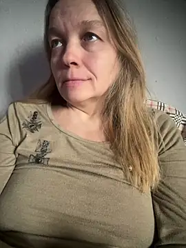 Snapshot of Susanel chatting on 03-15-25, 07:31 Susanel online show from 03-15-25, 07:31