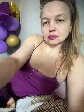 Snapshot of Susanel chatting on 03-16-25, 09:05 Susanel online show from 03-16-25, 09:05