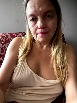 Snapshot of Susanel chatting on 09-26-25, 11:14 Susanel online show from 09-26-25, 11:14