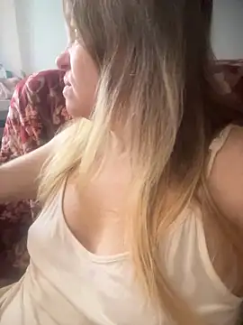 Snapshot of Susanel chatting on 10-09-25, 09:40 Susanel online show from 10-09-25, 09:40