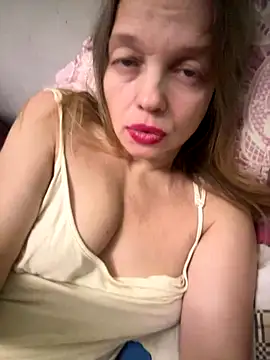 Snapshot of Susanel chatting on 10-25-25, 10:59 Susanel online show from 10-25-25, 10:59