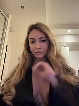 YaaraCollins online show from 02-26-26, 06:40