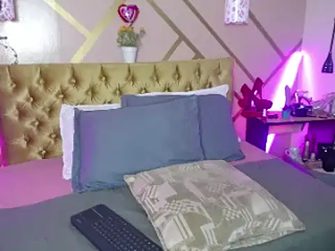 Snapshot of dove_mature chatting on 03-21-25, 05:00 dove mature online show from 03-21-25, 05:00