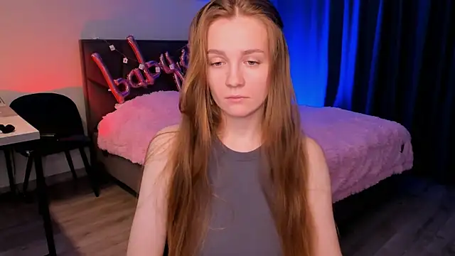 SweetMilkis online show from 02-15-25, 09:27