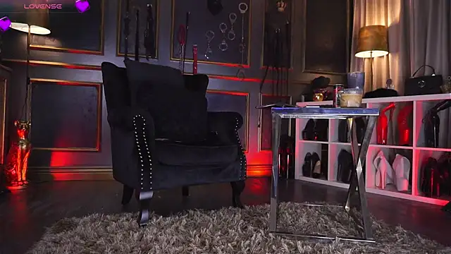 Snapshot of MissEmaDivine chatting on 01-11-25, 06:24 MissEmaDivine online show from 01-11-25, 06:24
