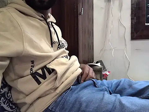 Snapshot of brownie_cake_cb chatting on 10-31-25, 08:48 brownie cake cb online show from 10-31-25, 08:48