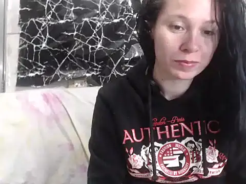 Snapshot of Venusluxodomme chatting on 06-12-26, 10:19 Venusluxodomme online show from 06-12-26, 10:19