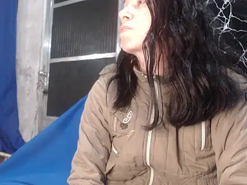 Snapshot of Venusluxodomme chatting on 07-11-26, 05:21 Venusluxodomme online show from 07-11-26, 05:21