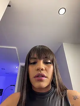 Victoria14  online show from 10-28-25, 12:47