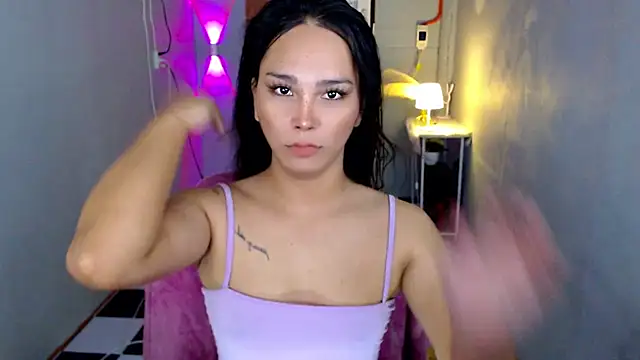 Snapshot of urnaughtydolly69 chatting on 06-25-26, 10:20 urnaughtydolly69 online show from 06-25-26, 10:20