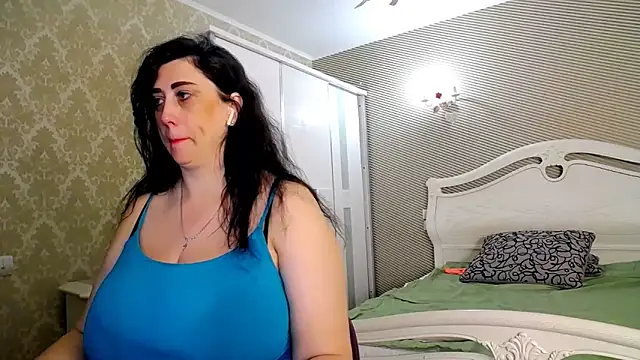 Evelyn Shy online show from 04-07-26, 08:37