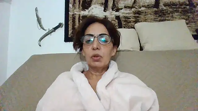 Snapshot of silla chatting on 10-29-25, 04:20 silla online show from 10-29-25, 04:20