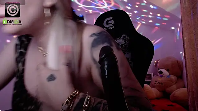 SonyaDevon online show from 12-31-24, 10:58