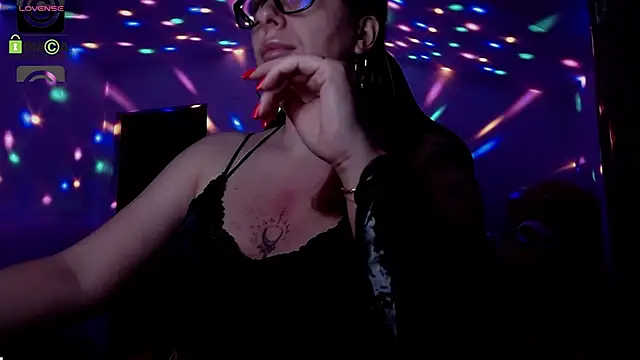 SonyaDevon online show from 01-11-25, 06:03