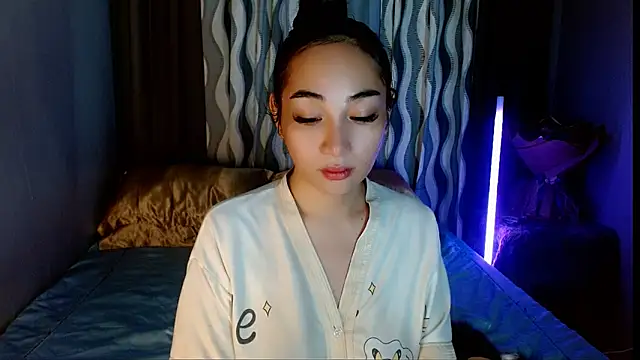 SweetLilly 18 online show from 04-24-26, 02:58