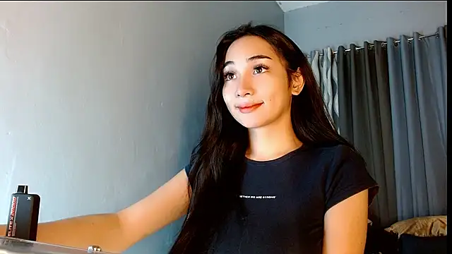 SweetLilly 18 online show from 07-18-26, 03:11