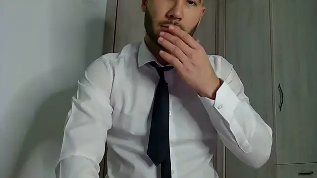 Justynn1 online show from 02-17-25, 06:42