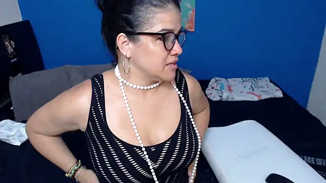 GlendaStarx online show from 04-19-26, 09:39