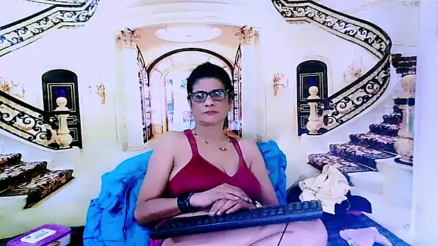 Snapshot of IndianAllure chatting on 01-02-25, 11:52 IndianAllure online show from 01-02-25, 11:52